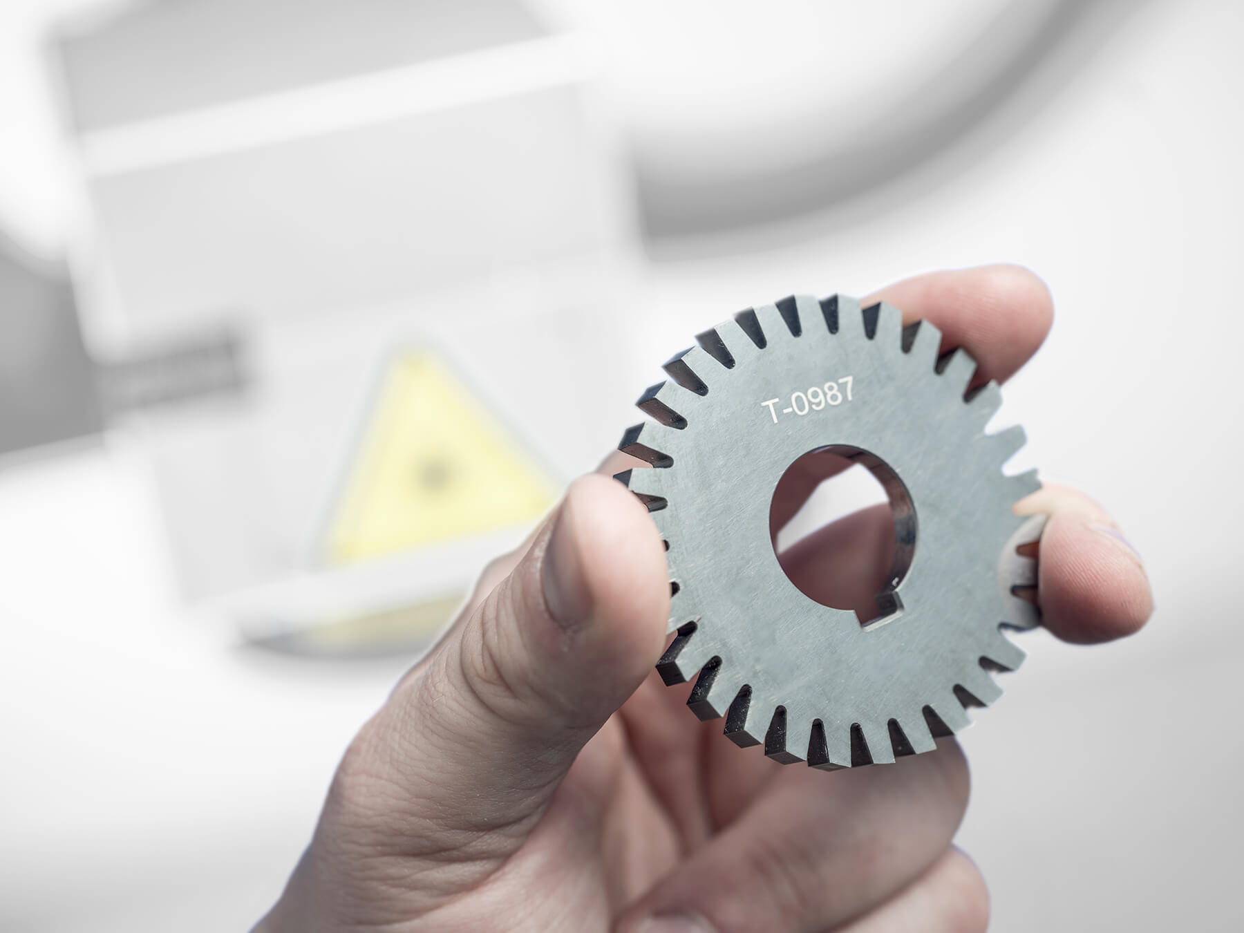 Een in de CNC slijpservice gelaserde hardmetalen schijffrees