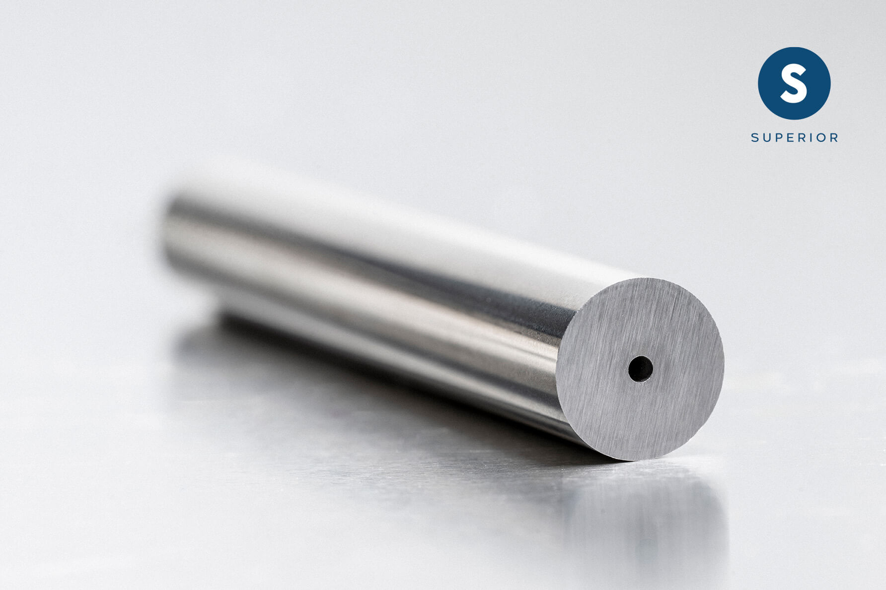 Een hardmetalen staaf met 1 centraal koelkanaal uit de Superior lijn